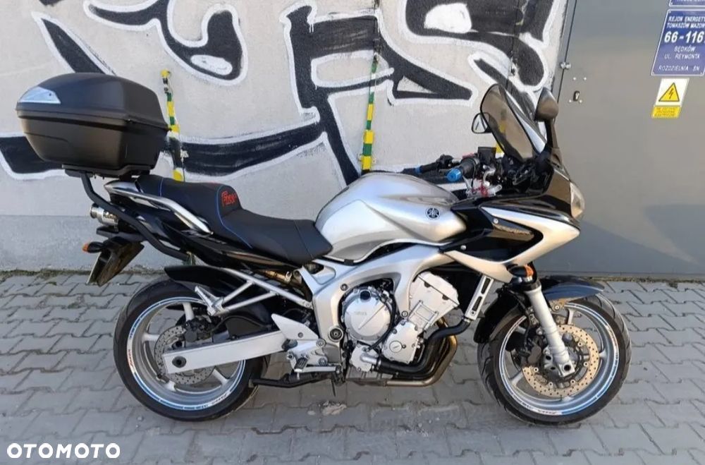 Yamaha FZ6 - 3