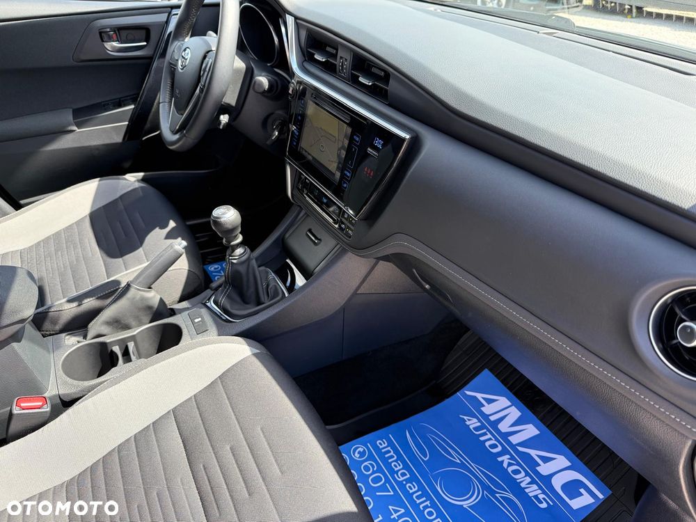 Toyota Auris 1.6 Premium Comfort - 18