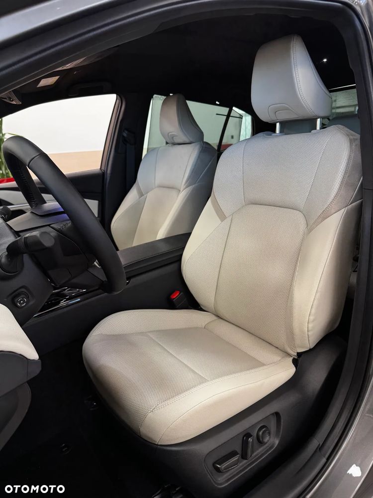 Toyota Camry 2.5 Hybrid Dynamic Force Executive e-CVT - 9