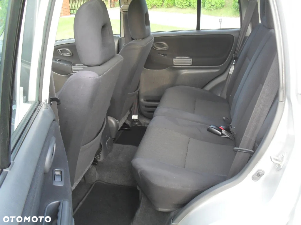 Suzuki Grand Vitara 2.0 - 27