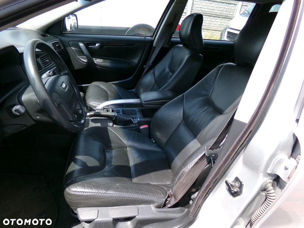 Volvo V70 XC Cross Country 2.4 AWD - 8