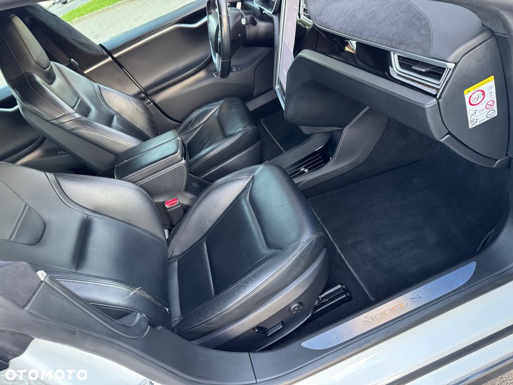 Tesla Model S - 19