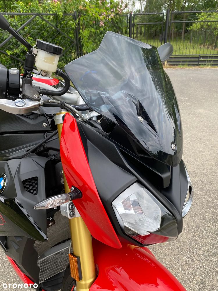 BMW S - 9