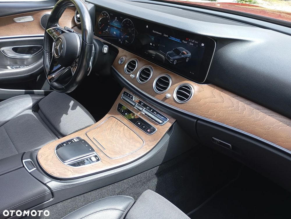 Mercedes-Benz Klasa E 300 de 9G-TRONIC AMG Line - 12