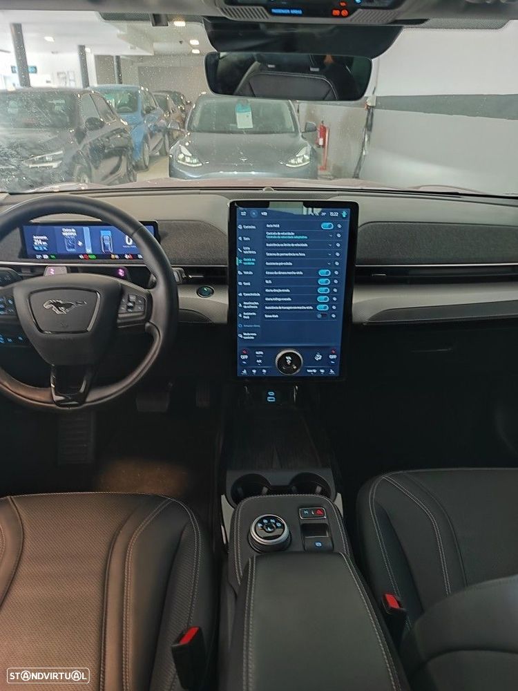 Ford Mustang Mach-E 75.7 kWh Base - 13