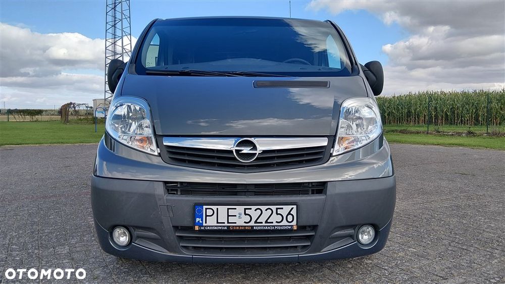 Opel Vivaro - 8