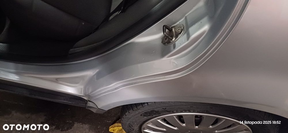 Volkswagen Passat 1.6 - 20