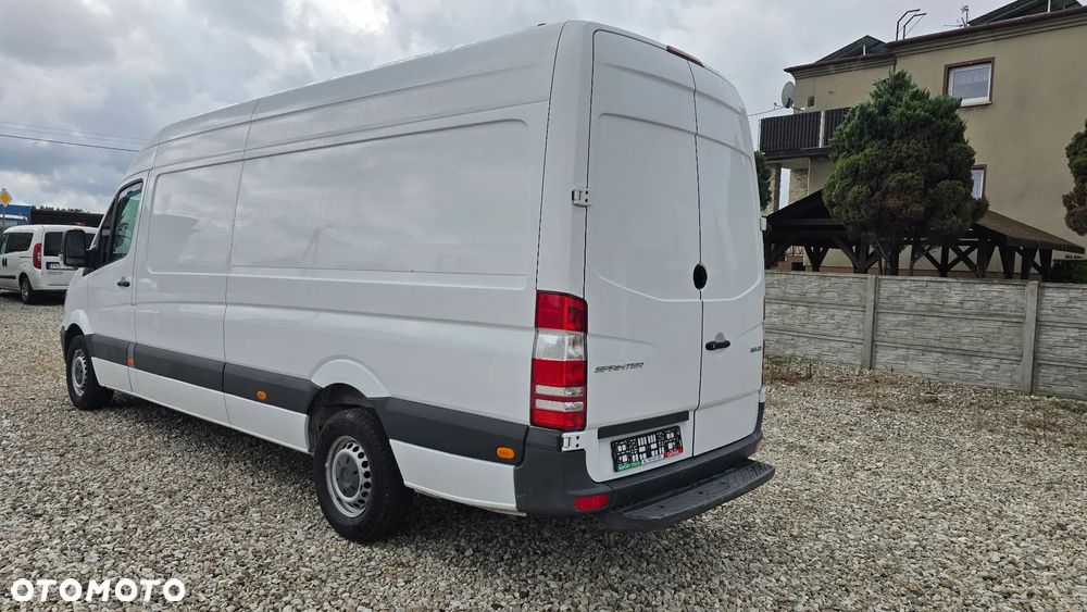 Mercedes-Benz Sprinter - 4