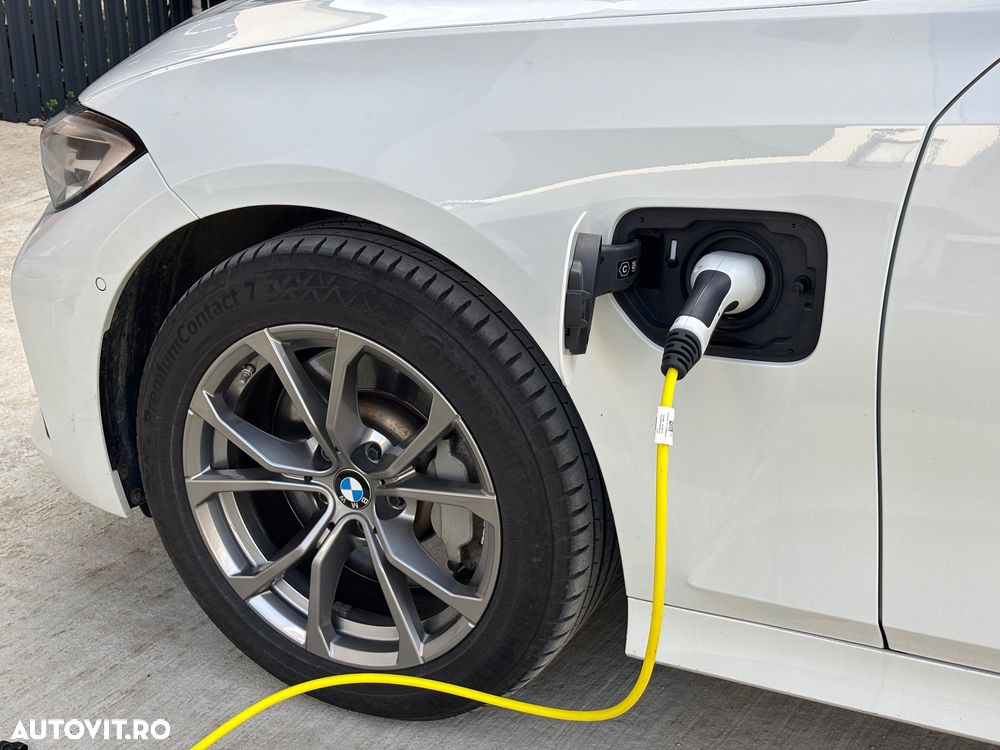 BMW Seria 3 330e Aut. Sport Line - 5