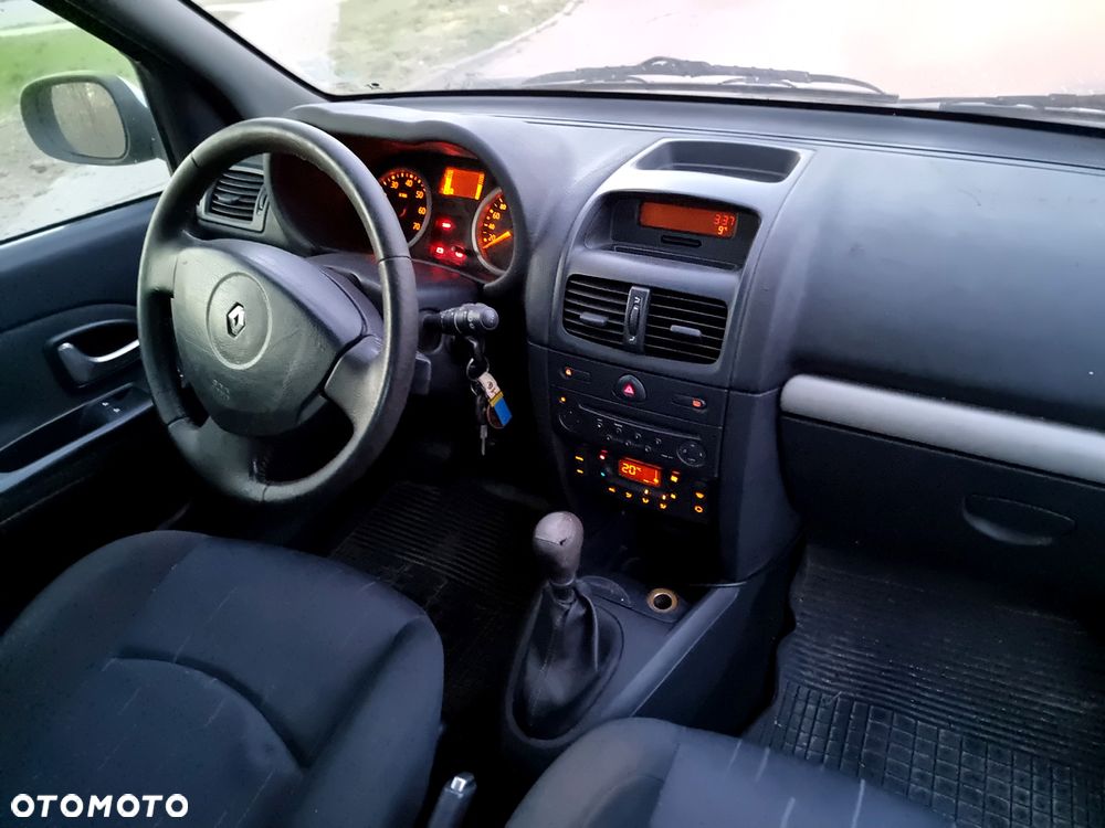 Renault Clio 1.2 16V Dynamique - 11