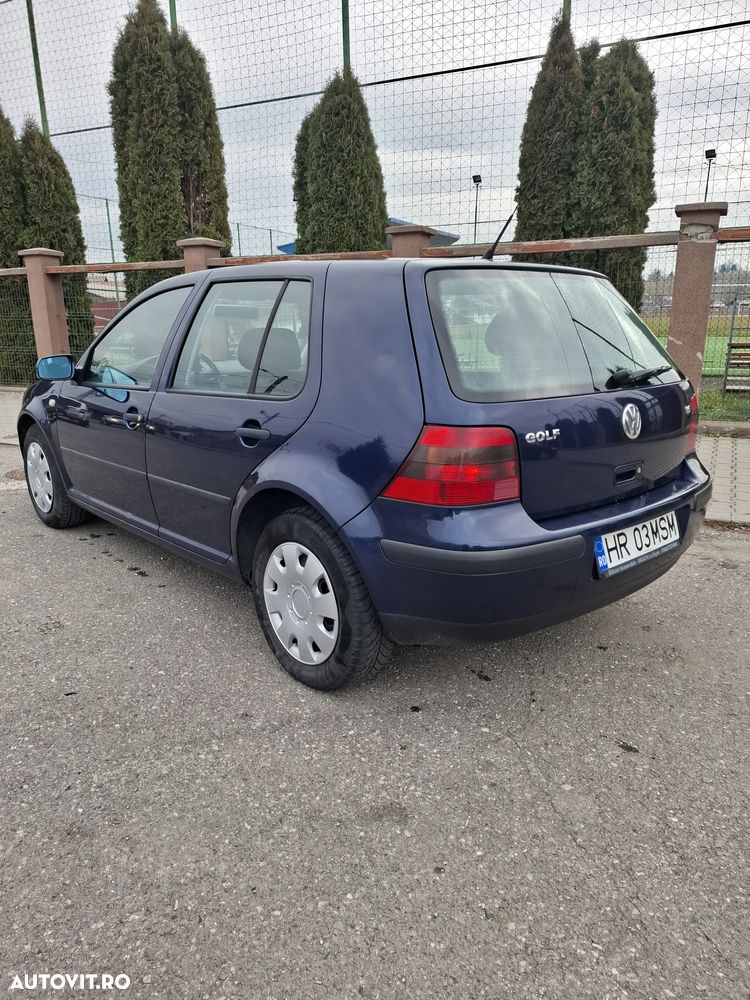 Volkswagen Golf - 4