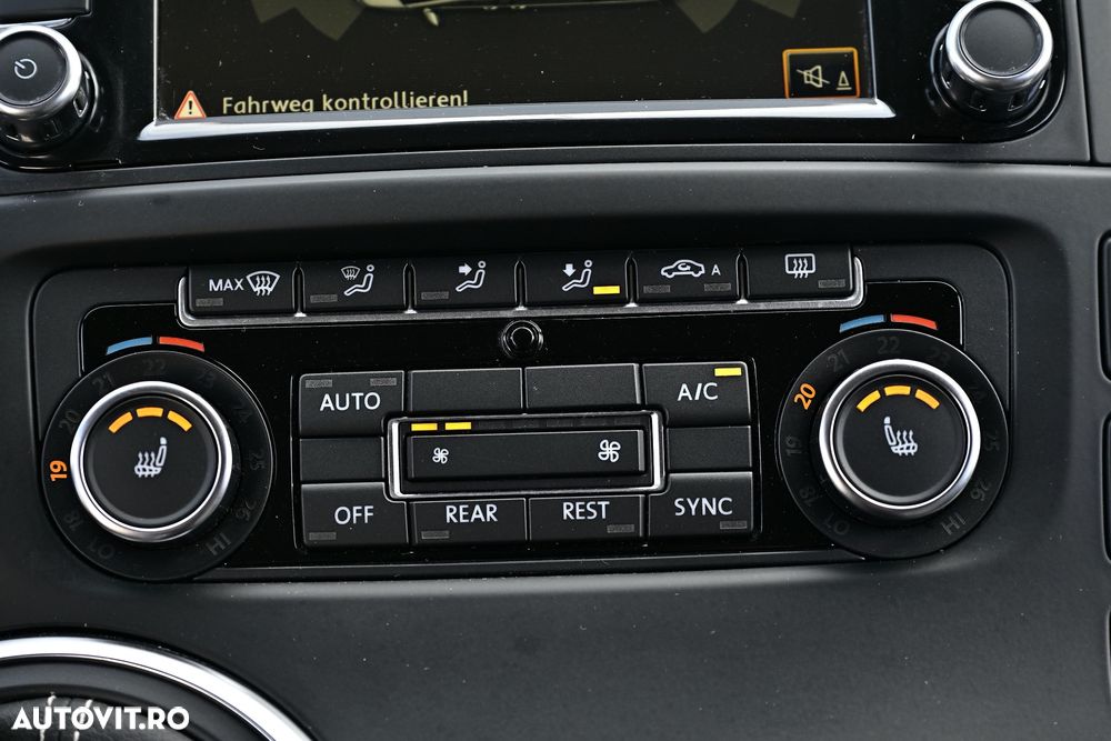 Volkswagen Multivan - 34