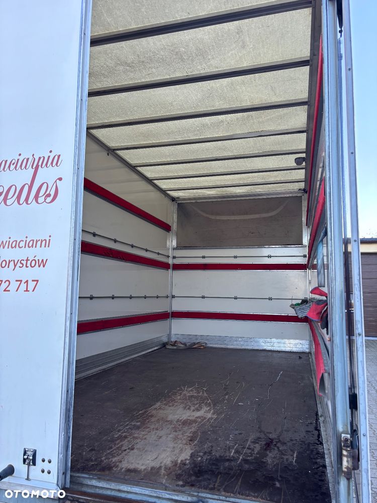 Mercedes-Benz Sprinter - 7