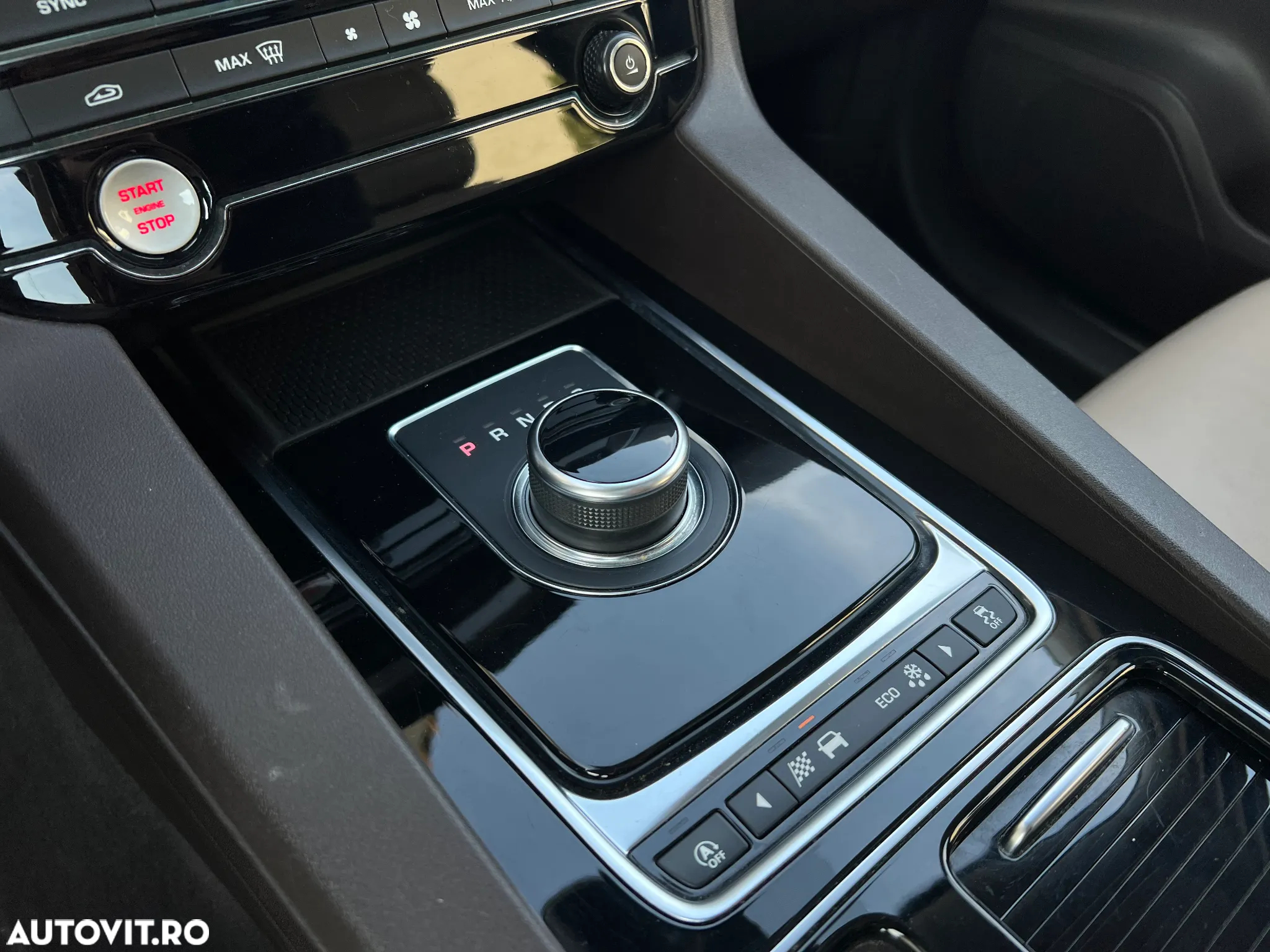 Jaguar F-Pace 20d AWD Aut. Prestige - 12