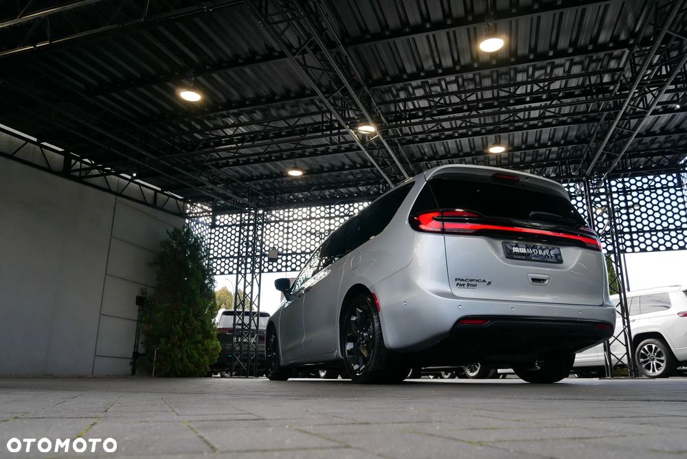 Chrysler Pacifica - 39