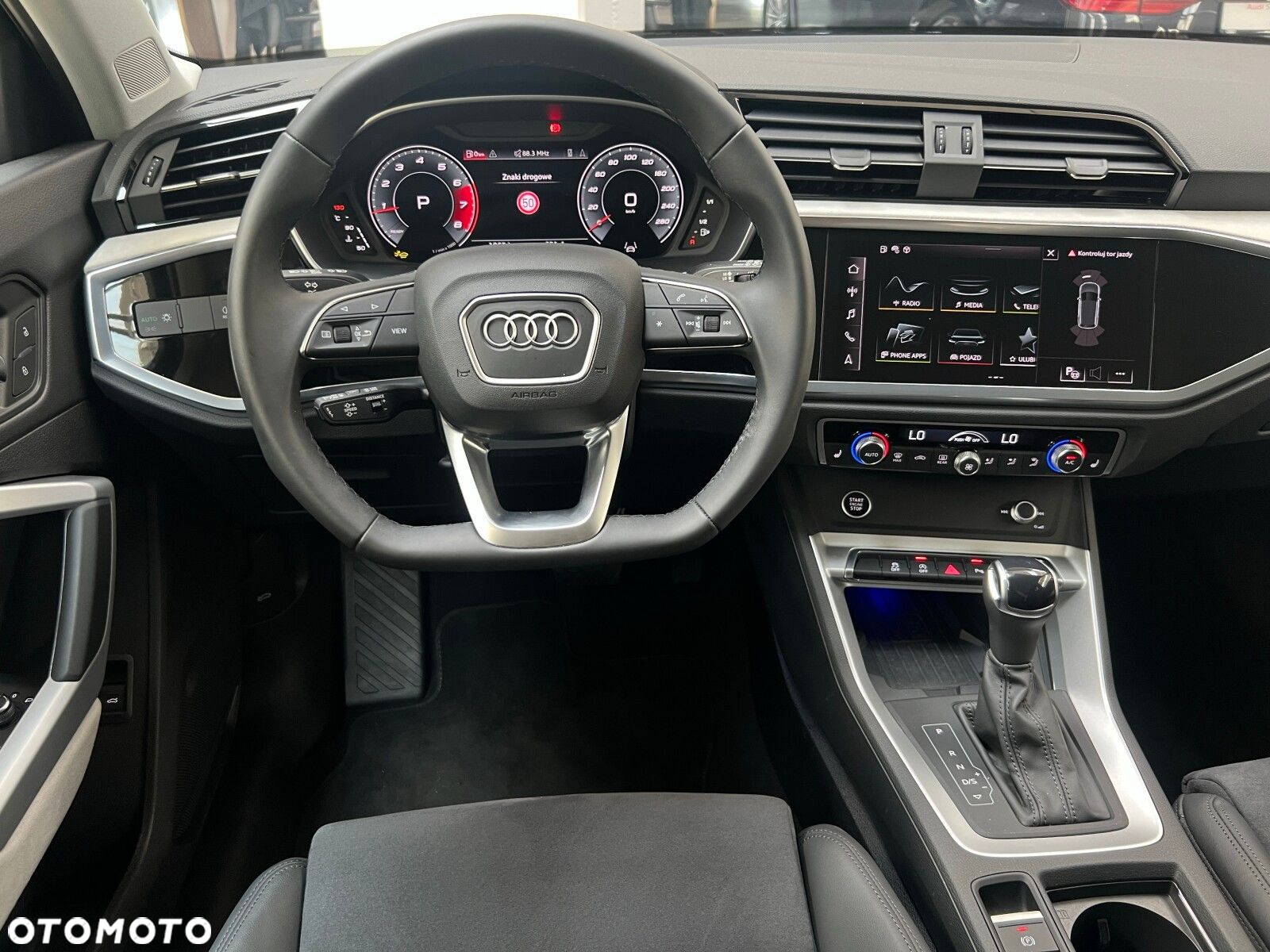 Audi Q3 - 18