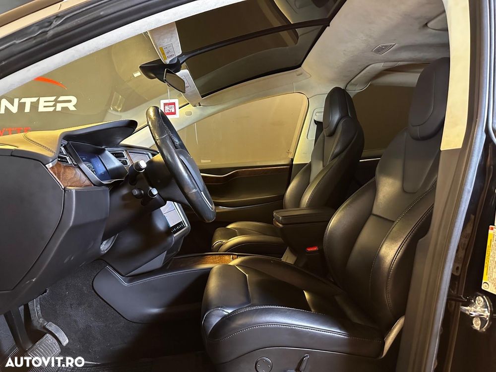 Tesla Model X Long Range - 29