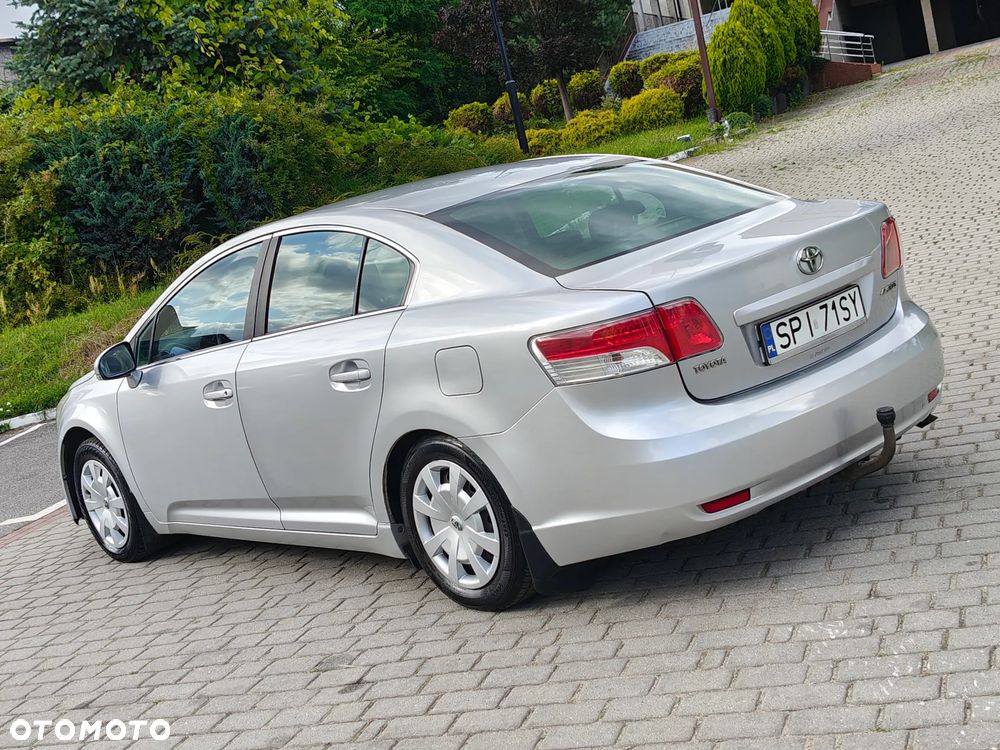 Toyota Avensis 2.0 D-4D Premium - 15