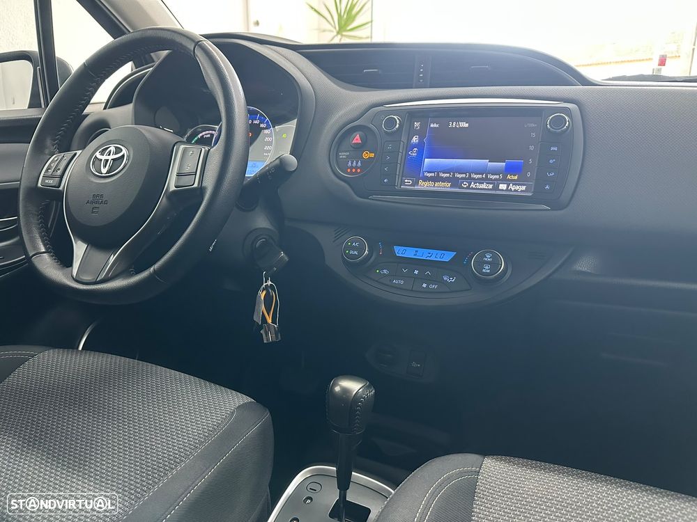 Toyota Yaris 1.5 HSD Active - 13