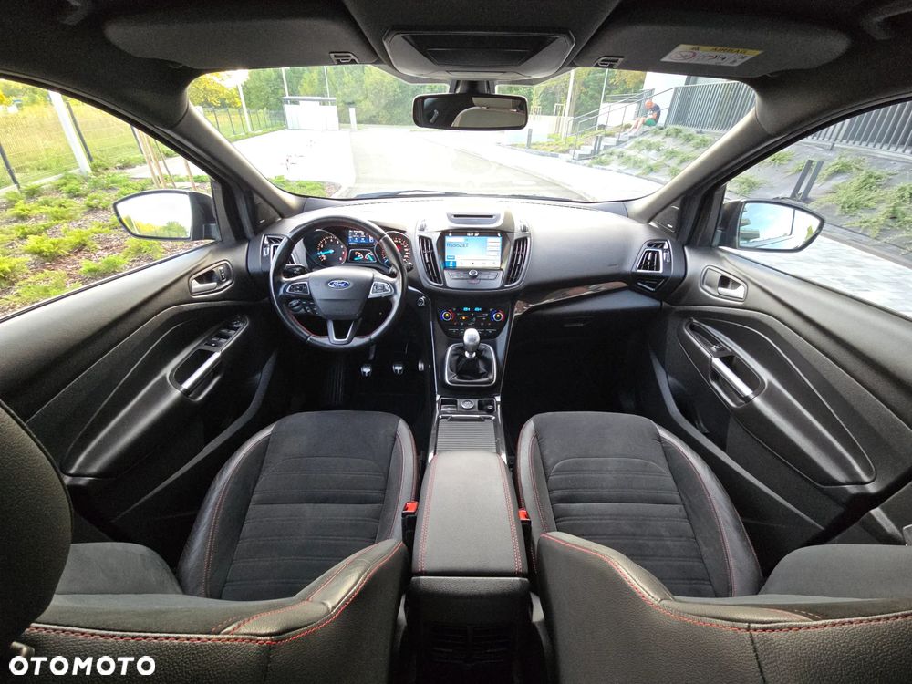 Ford Kuga 1.5 EcoBoost 2x4 ST-Line - 25