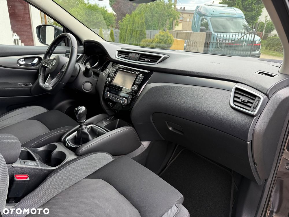 Nissan Qashqai 1.6 DIG-T N-Connecta - 21
