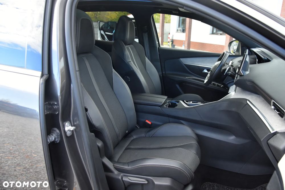 Peugeot 3008 1.6 PureTech HYbrid4 GT Line S&S EAT8 - 24