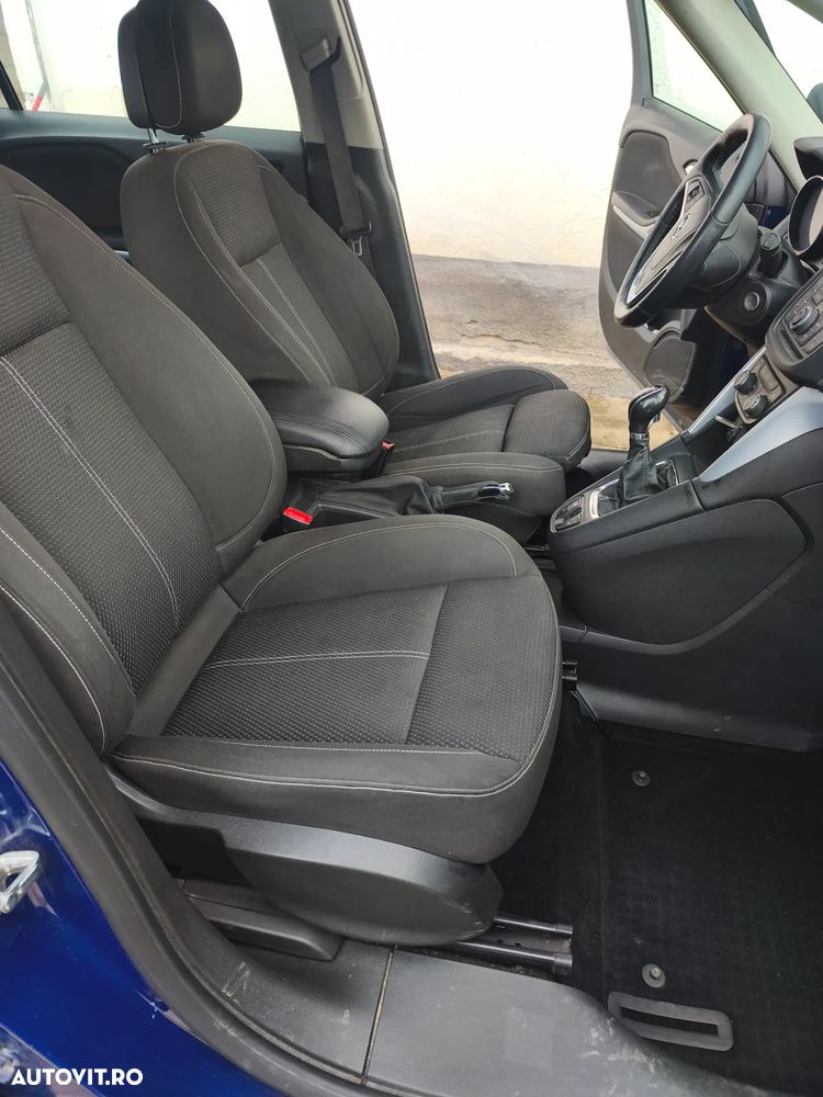 Opel Zafira - 12