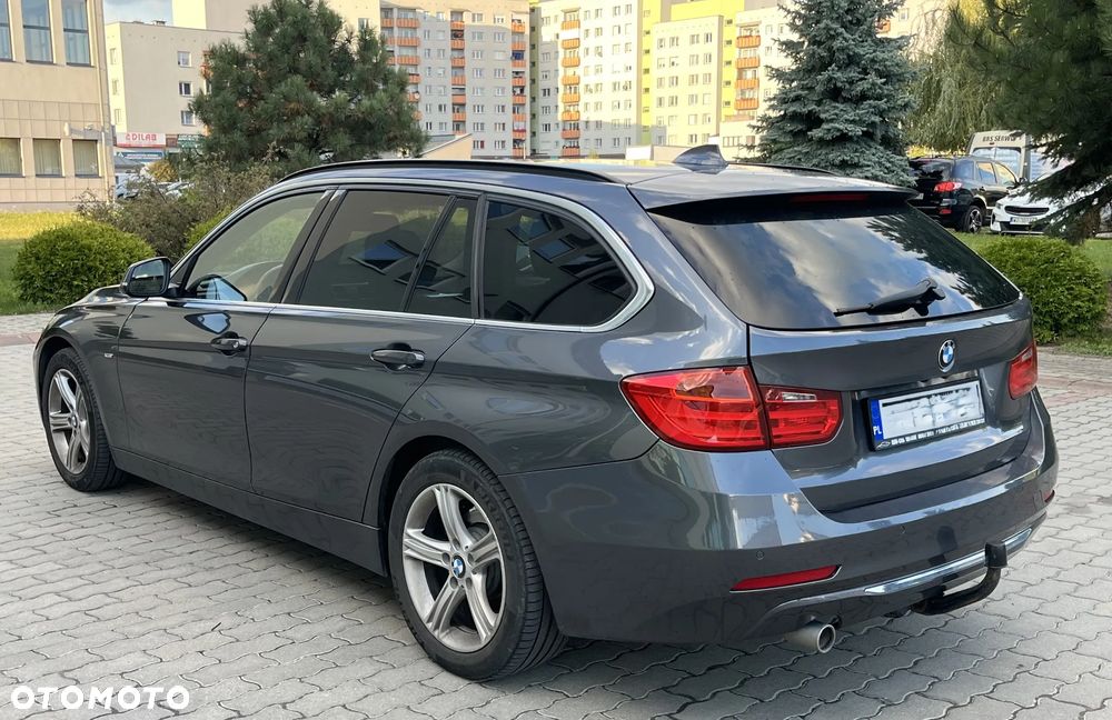 BMW Seria 3 320d xDrive Sport-Aut Luxury Line - 4