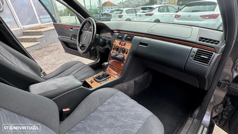 Mercedes-Benz E 220 CDI Classic - 14