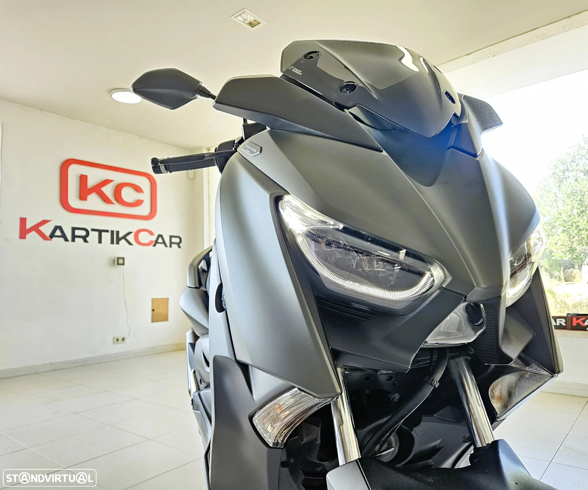 Yamaha X-Max Tech Max AKRAPOVIC - 8
