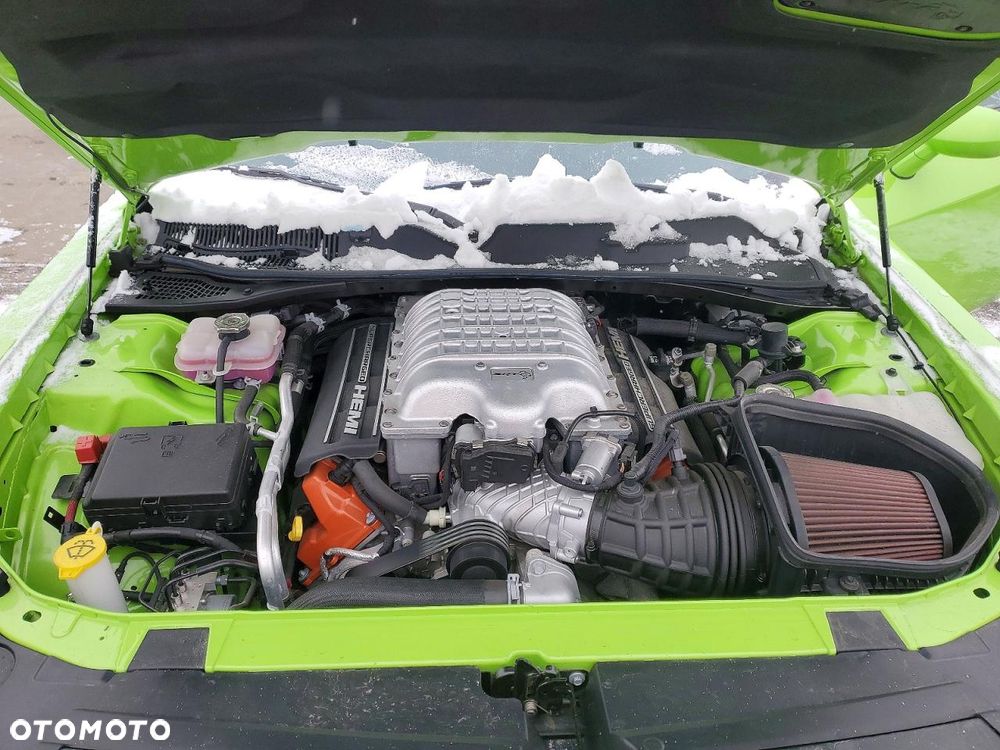 Dodge Challenger - 11