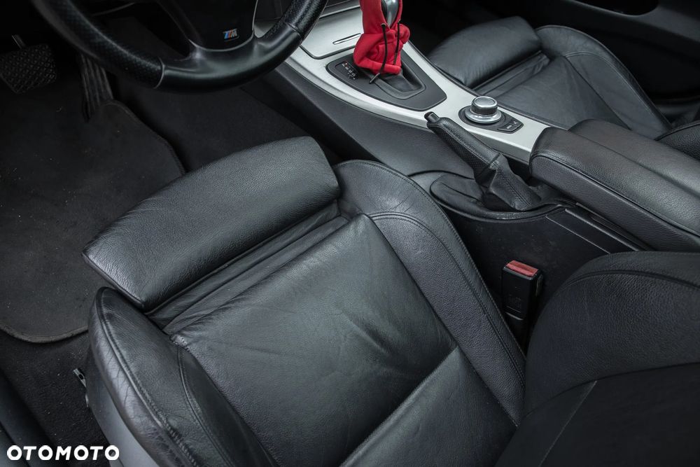 BMW Seria 3 330xi Touring - 15