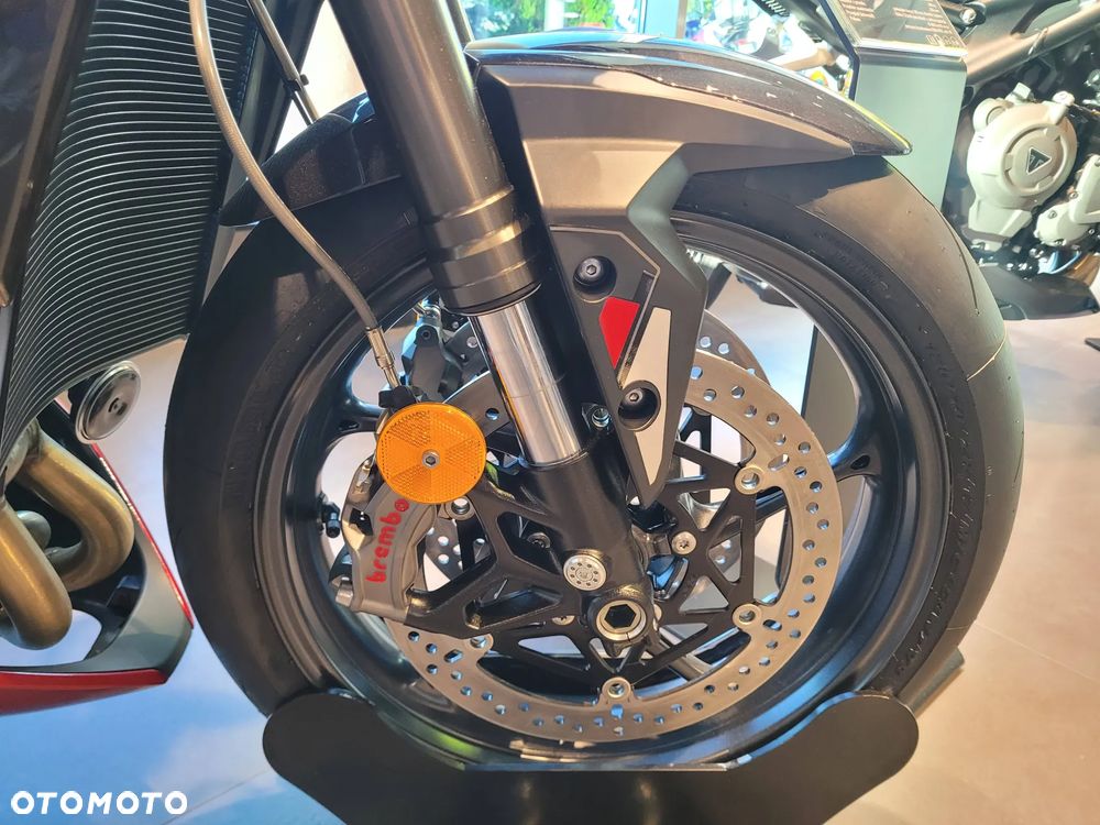 Triumph Street Triple - 7