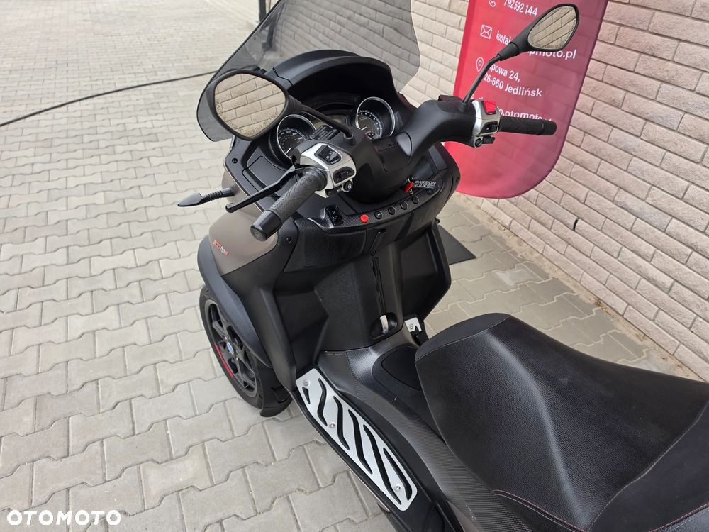 Piaggio MP-3 - 17