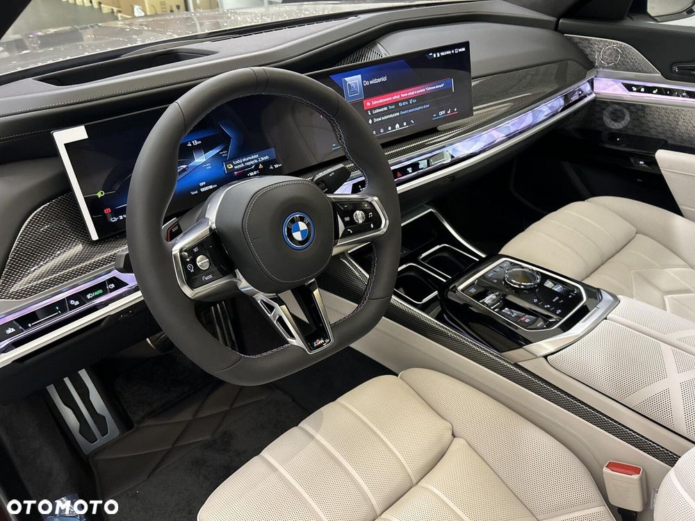 BMW i7 - 10