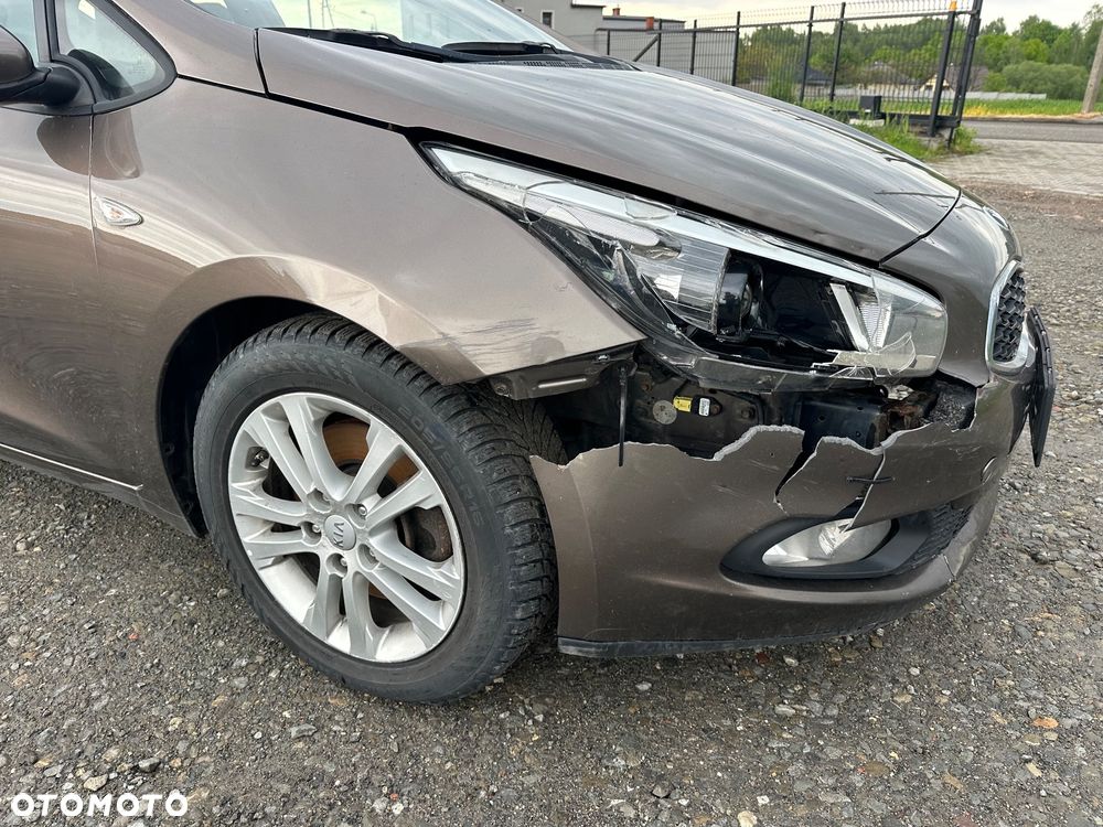 Kia Ceed 1.6 CRDi 128 ISG Vision - 4