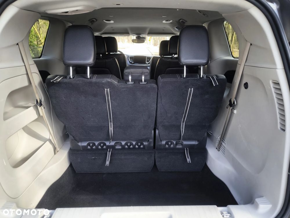 Chrysler Pacifica - 15