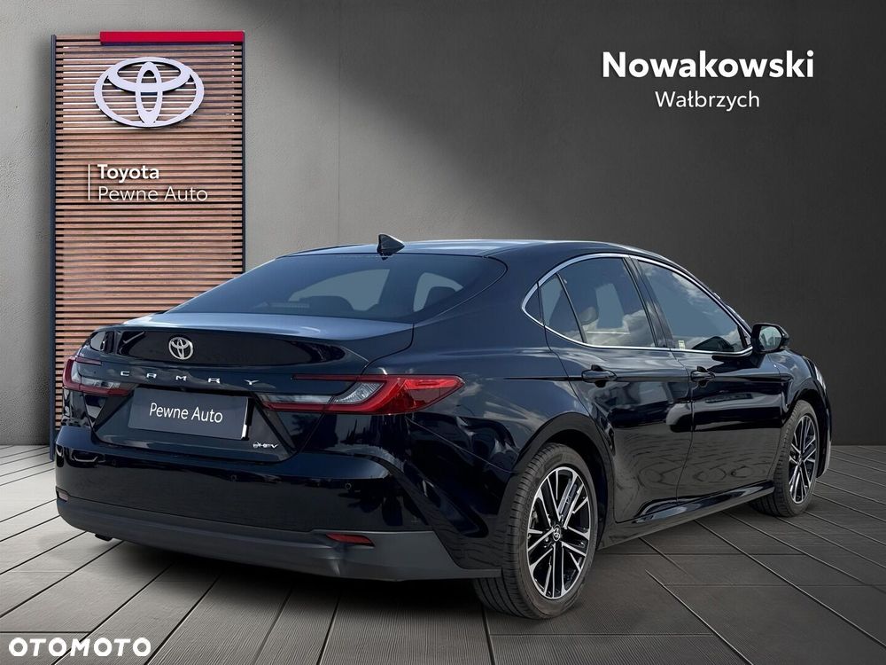 Toyota Camry - 2