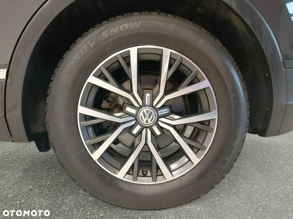 Volkswagen Tiguan - 11