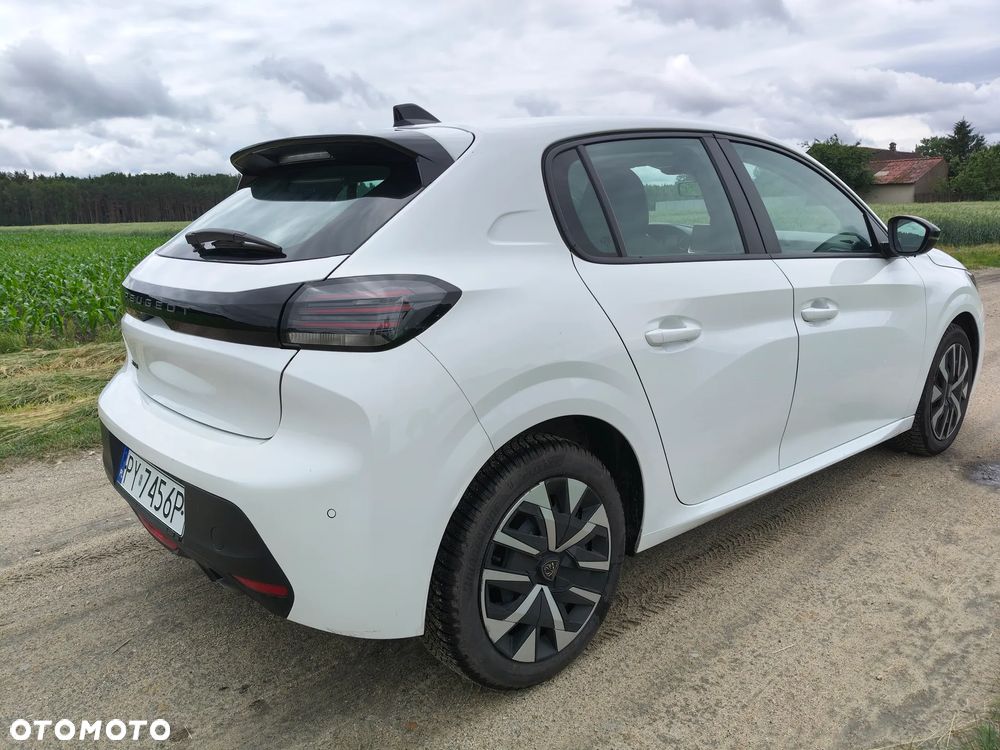 Peugeot 208 - 4
