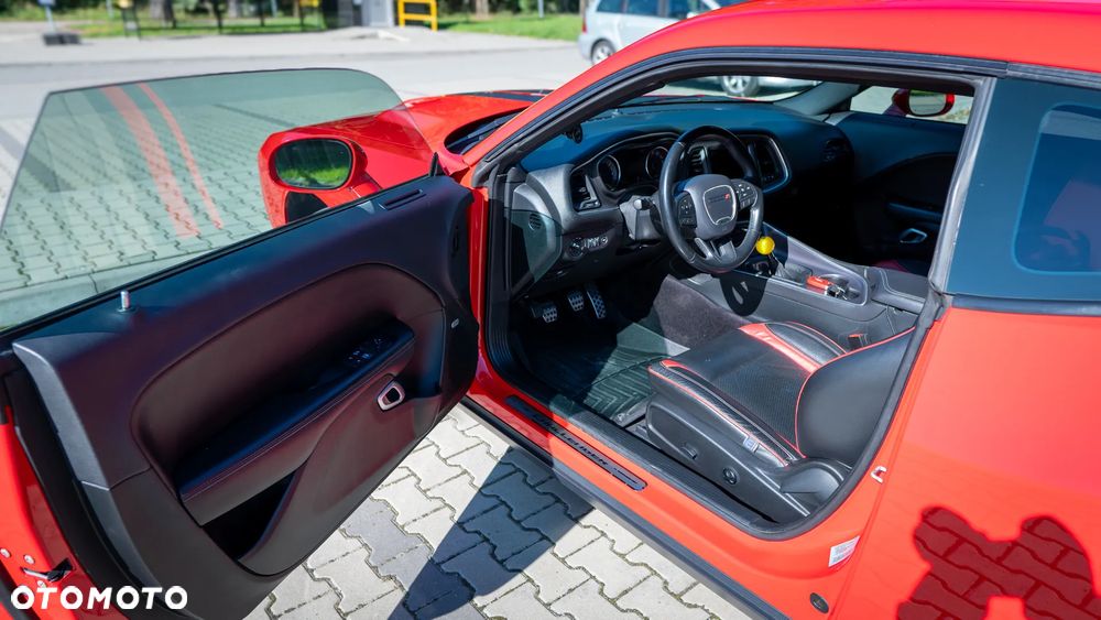 Dodge Challenger - 13