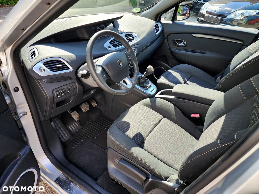 Renault Scenic 1.6 16V 110 Dynamique - 22