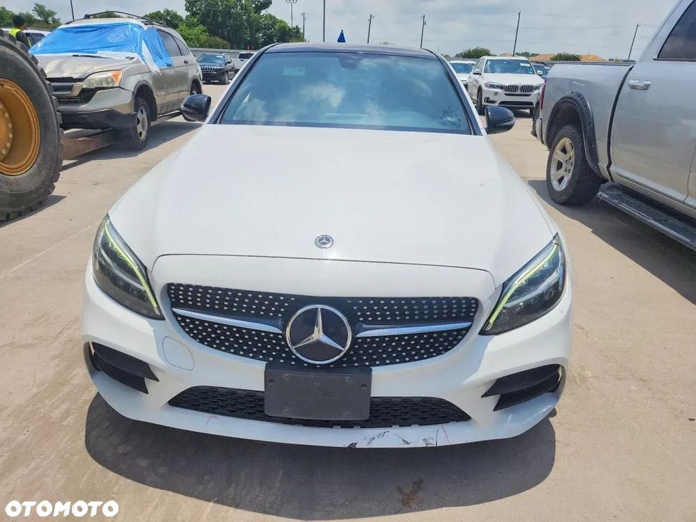 Mercedes-Benz Klasa C 300 4Matic 9G-TRONIC AMG Line - 5