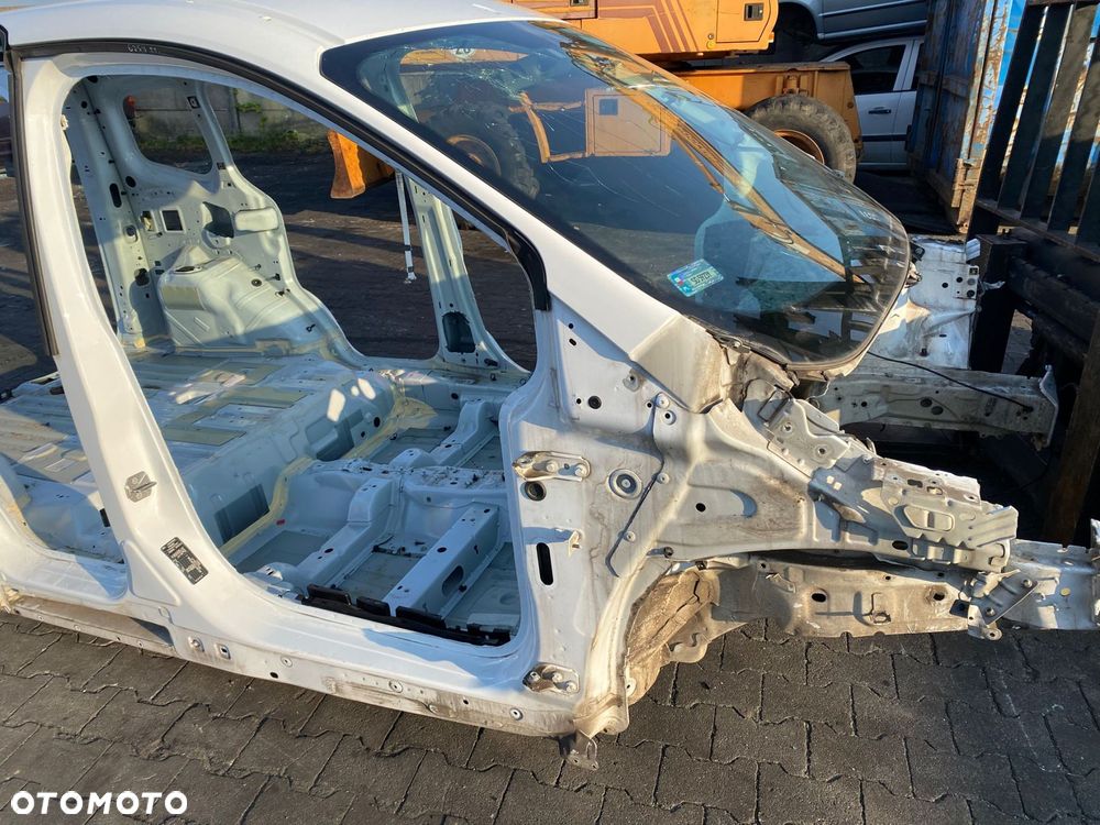 PRÓG PRAWY SŁUPEK ĆWIARTKA FORD TOURNEO COURIER TRANSIT B460 2020 - 2