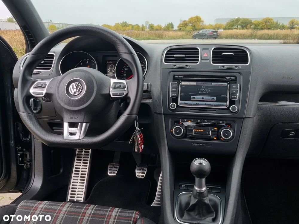 Volkswagen Golf 2.0 GTI - 27
