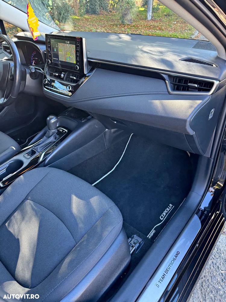 Toyota Corolla 1.8 Hybrid Team Deutschland - 11