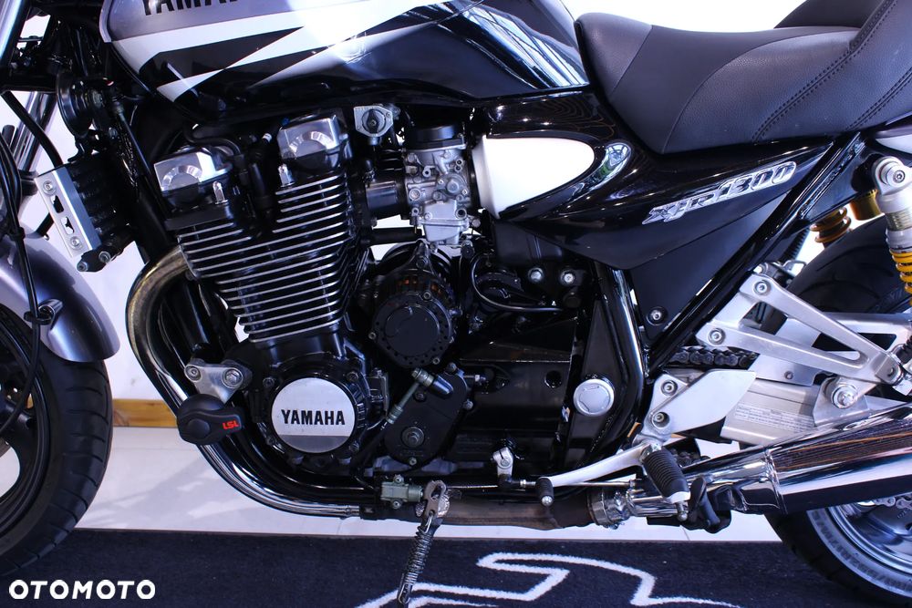 Yamaha XJR - 20