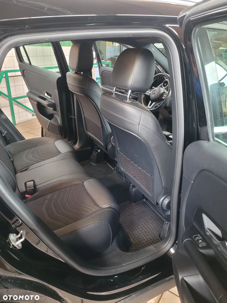 Mercedes-Benz GLA 200 - 17