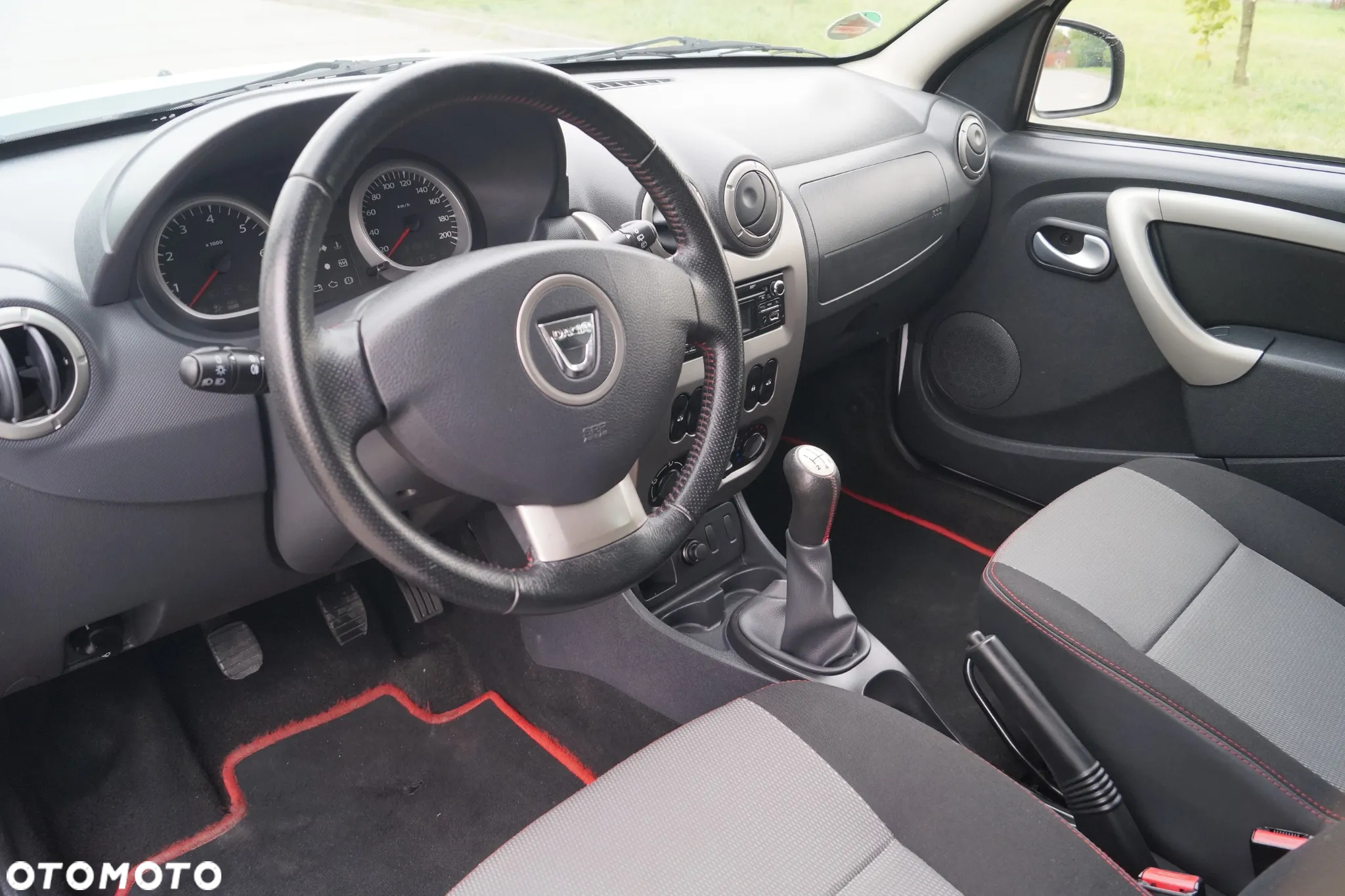 Dacia Duster 1.6 - 10