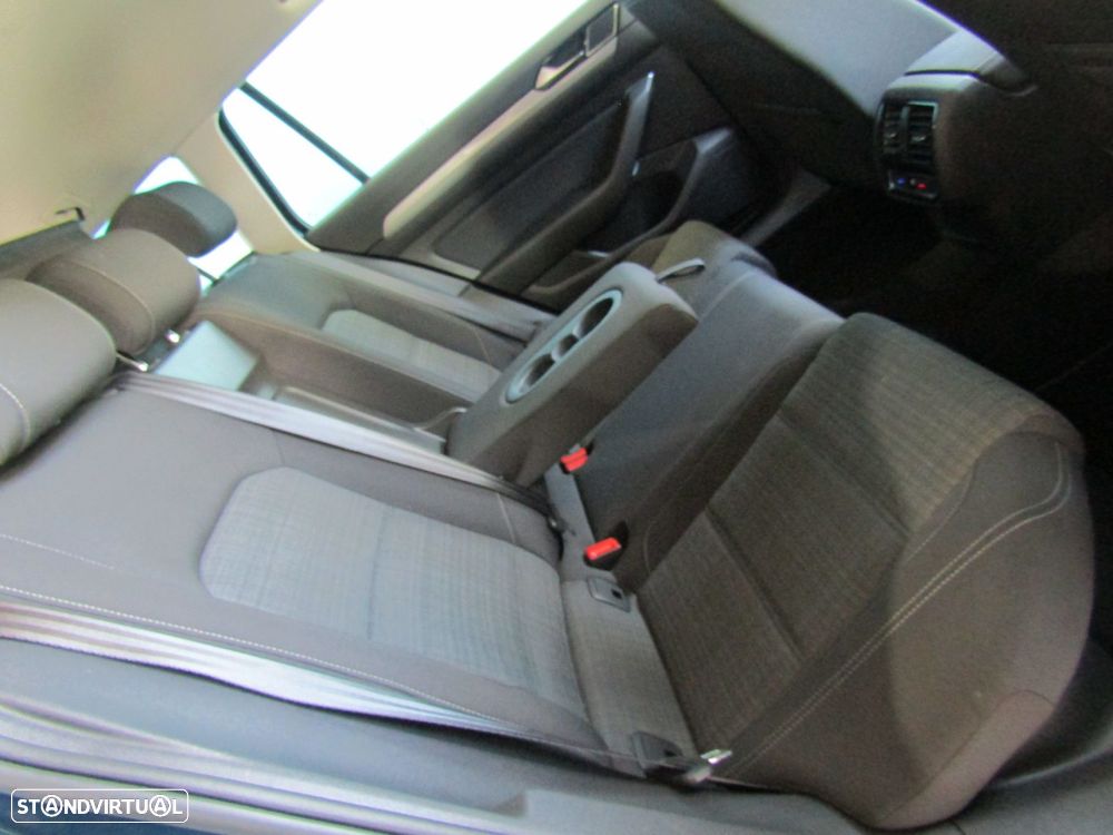 VW Passat Variant 2.0 TDI Business Package DSG - 14